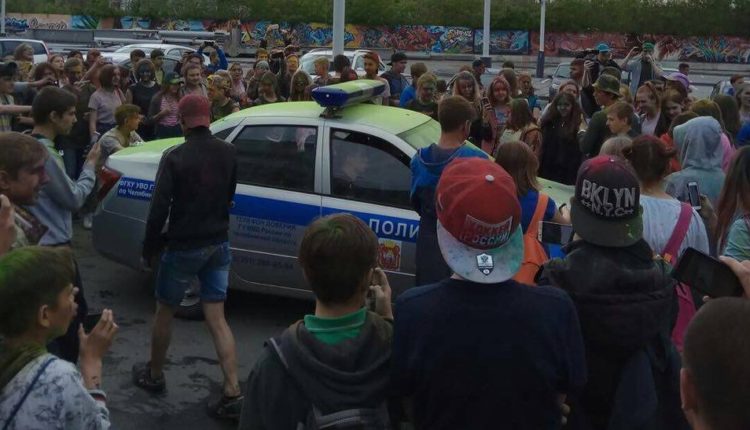 Месть властей подросткам: фестиваля красок в Челябинске больше не будет