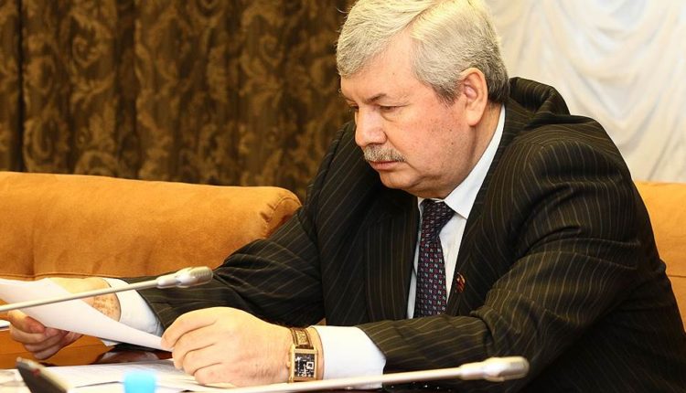 Спикер южноуральского Заксобрания Владимир Мякуш лишился важной должности